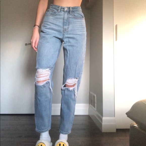 light wash ripped straight leg jeans - Picture 2 of 3